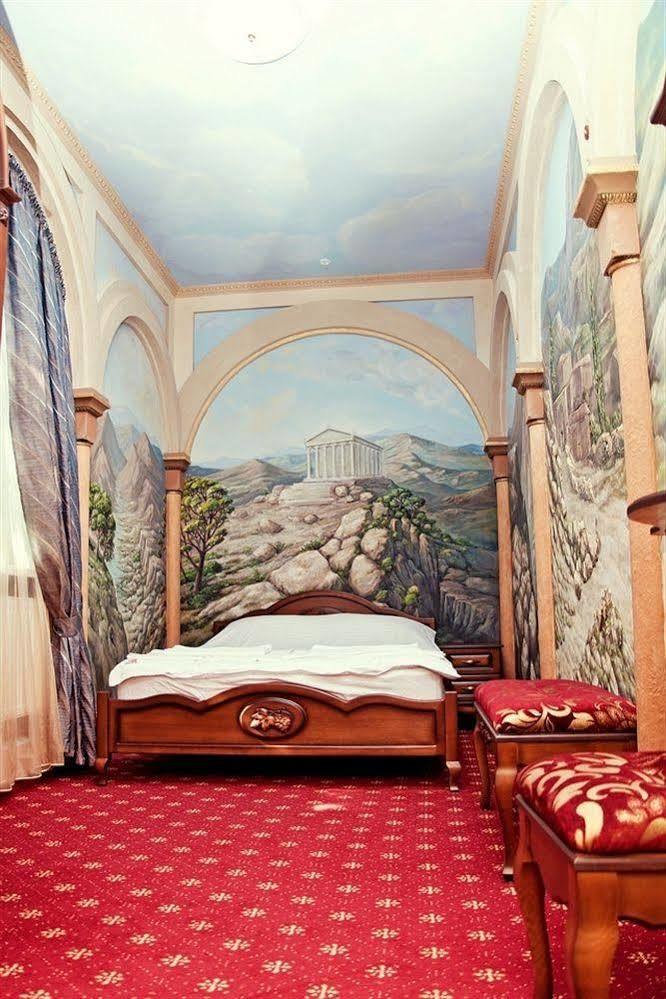 Urartu Hotel Charkiw Exterior foto