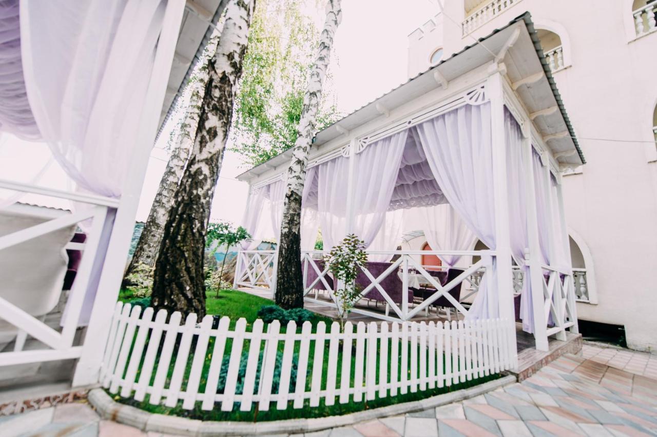 Urartu Hotel Charkiw Exterior foto